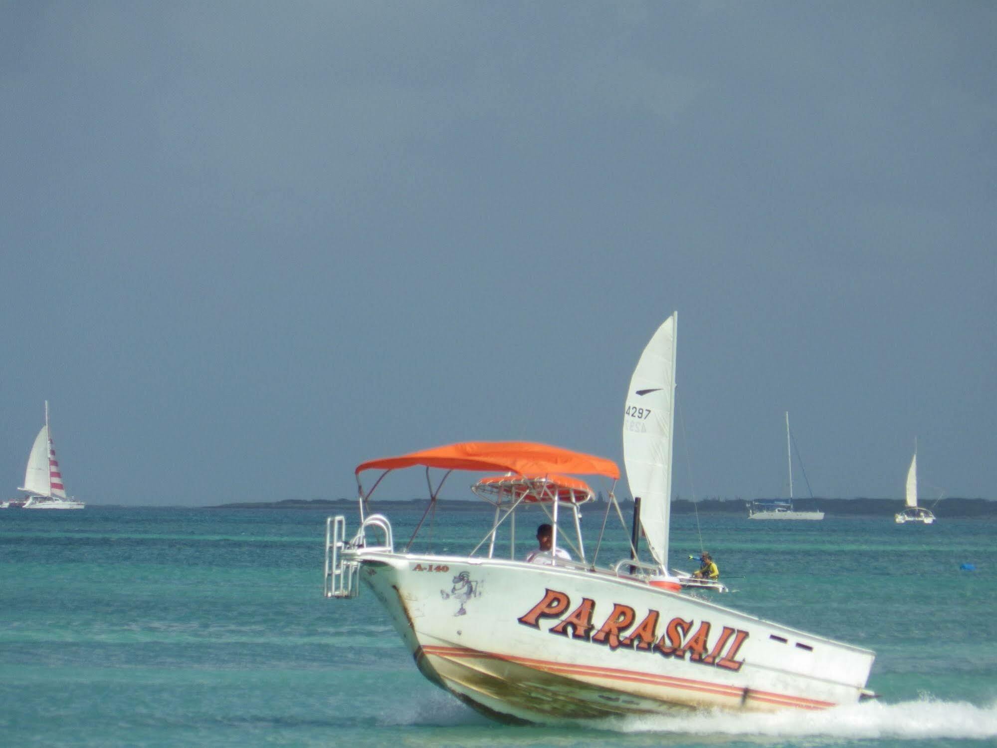 Aruba Cunucu Residence Palm Beach ภายนอก รูปภาพ